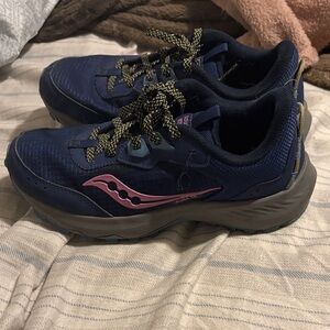 Saucony Aura TR Women's Navy and Pink Sneakers